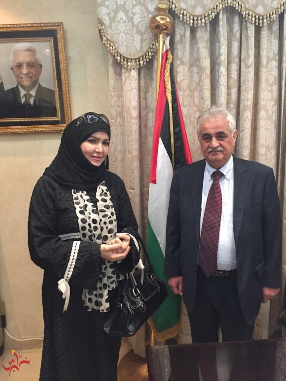  سعادة القنصل العام لدولة فلسطين محمود الاسدي ورئيسة التحرير والمدير التنفيذي لنبراس انتصار عبدالله