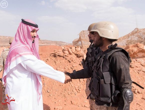  سمو ولي ولي العهد يعايد المرابطين بقطاع نجران