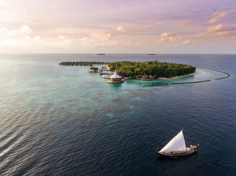 "في المنزل في باروس": استعدّ للانغماس في هذا الموسم الاحتفالي بكلّ روعة في أيقونة جزر المالديف
