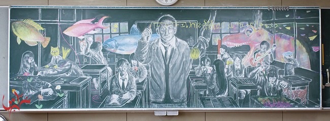 This everyday scene of a classroom, highlighted with fanciful, imaginative elements in color, comes from the Gwangneung High School in the Saitama Prefecture.