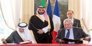 الرئيس الفرنسي وسمو ولي ولي العهد يشهدان مراسم توقيع عدد من الاتفاقيات بين المملكة وفرنسا