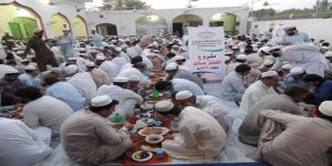 800 باكستاني في إفطار الندوة العالمية في بيشاور