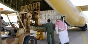 وصول الطائرة الإغاثية السعودية الثالثة إلى عدن محملّة بمواد طبية تزن 12 طناً ستوزع على المستشفيات والمراكز الطبية