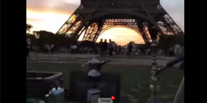 فيديو صادم لمجموعة خليجيين يدخنون الشيشة تحت برج إيفل في باريس