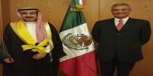 السفارة المكسيكية تكرم العسيري بوشاح الرئيس