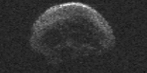 مفاجأه : الكويكب الكبير له شكل يشبه الجمجمة