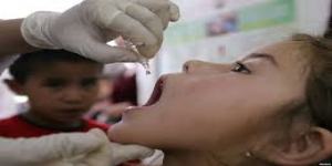 محافظ  النماص يدشن حملة التطعيم ضد شلل الأطفال
