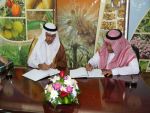 وزير الزراعة السعودي يوقع عقدين بمنطقة المدينة المنورة