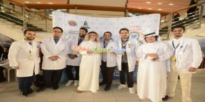 في حملة الماء الأزرق لجامعة الملك عبدالعزيز : بروفوسور اسامة محمد باديب "أبنائنا الطباء المتدربين للسنة الثالثة يبدعون في التوعية"
