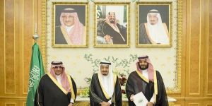 محمد بن نايف ومحمد بن سلمان يهنئان الملك بإقرار الرؤية