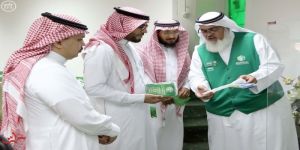 الدكتور الحماد يتفقد مواقع جمعية هدية الحاج والمعتمر في ساحات المسجد الحرام