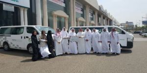 بنك الرياض يسلم حافلتين للجنة اصدقاء المرضى بجدة ضمن مسؤوليته المجتمعية