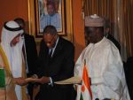 رئيس البنك الإسلامي للتنمية يشهد توقيع اتفاقية تنفيذ المجمع التجاري والسكني الوقفي التابع للجامعة الإسلامية بالنيجر 