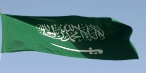 طائرة سعودية تجوب السماء بألوان علم المملكة .. يوم غد
