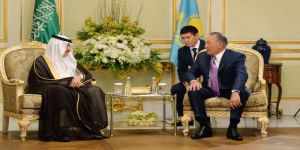 رئيس جمهورية كازاخستان يستقبل في الرياض رئيس مجموعة البنك الإسلامي للتنمية