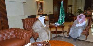 صاحب السمو الملكيالأمير مشعل بن ماجد بن عبدالعزيز محافظ جدة يستقبل القنصل العام لدولةالكويت بجدة