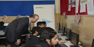 أكسنتشر تشجع الطلبة في أبوظبي على تعلم الترميز ضمن حملة "ساعة ترميز"