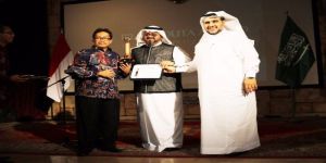 القنصل العام الإندونيسي يكرم رجال الأعمال السعوديين بجائزة بريمادوتا ( Primaduta Award ) و جائزة دوتا بياغا (Duta Niaga )