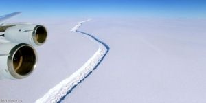 جبل بحجم دولة ينفصل عن القطب الجنوبي