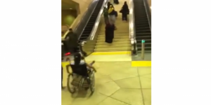 مشهد مبكٍ لطريقة استقبال3 توائم من ذوي الإعاقة لخادمتهم