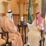 نائب أمير مكة المكرمة يلتقي عددًا من مسؤولي المنطقة