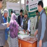 مركز الملك سلمان للإغاثة يدشن توزيع 20 ألف سلة غذائية في جمهورية أفغانستان