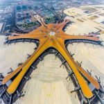 مطار ضخم من تصميم زها حديد يفتتح في بكين