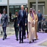دولة رئيس الوزراء اللبناني يصل جدة للمشاركة في القمة العربية 32