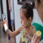 الصين تفرض قيوداً صارمة لمكافحة إدمان الأطفال للإنترنت