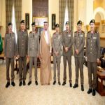 نائب أمير مكة يقلد عدداً من الضباط رتبهم الجديدة