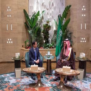 ولي العهد ووزير الخارجية الأمريكي يبحثان تعزيز العلاقات والتطورات الإقليمية والدولية