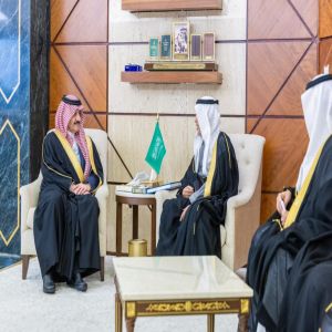 سمو أمير المنطقة الشرقية يستقبل رئيس مجلس إدارة جمعية الذوق العام