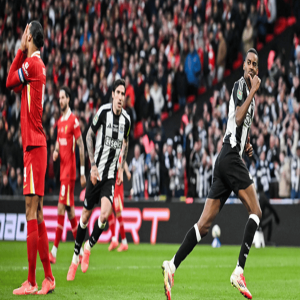 نيوكاسل يتوج بكأس الرابطة الإنجليزية
