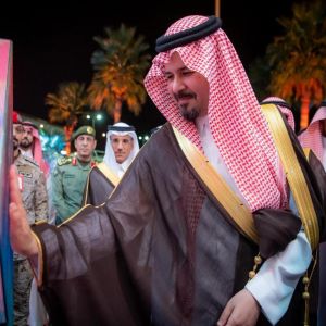 أمير المدينة المنورة يُدشن صالة "التنفيذي" الجديدة في مطار الأمير محمد بن عبدالعزيز الدولي