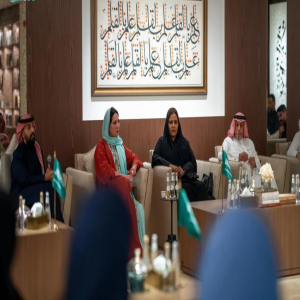 ديوانية القلم الذهبي تستعرض نجاحات المسرح الجماهيري