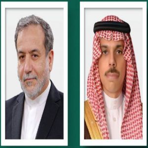 وزير الخارجية ونظيره الإيراني يبحثان تطورات المنطقة والجهود المبذولة بشأنها