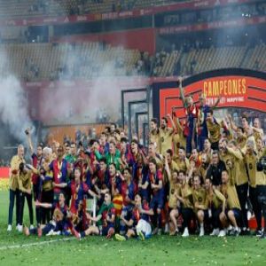 برشلونة يتوّج بكأس ملك إسبانيا للمرة 32 بتاريخه بعد فوزه على ريال مدريد