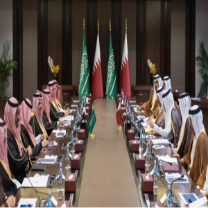 وزير الخارجية يلتقي وزير خارجية قطر ويرأسان اجتماع اللجنة التنفيذية للمجلس التنسيقي بين البلدين