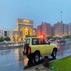 الدفاع المدني يحذر من استمرار الأمطار الرعدية حتى الثلاثاء ويؤكد على تجنب السيول