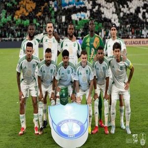 وزير الرياضة يوجه بتقديم 200 ألف ريال مكافأة مالية لكل لاعب من فريق الأهلي