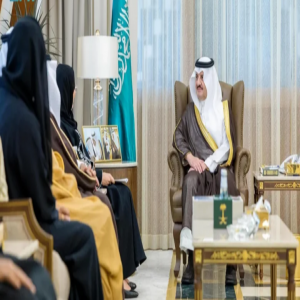 أمير الشرقية يستقبل رئيس جمعية السرطان السعودية بالمنطقة