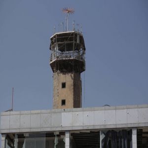مسؤول يمني: خروج مطار صنعاء الدولي عن الخدمة بالكامل
