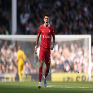 الهلال يفاوض نجمَيْ ليفربول