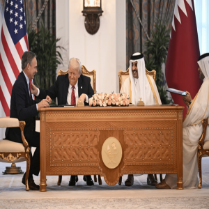 «ترامب» يُعلن عن صفقة بقيمة 200 مليار دولار بين بوينغ وقطر