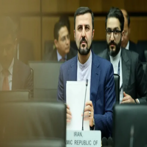 مساعد وزير خارجية إيران: لا نقبل بتوقيف التخصيب وحقّنا فيه خط أحمر