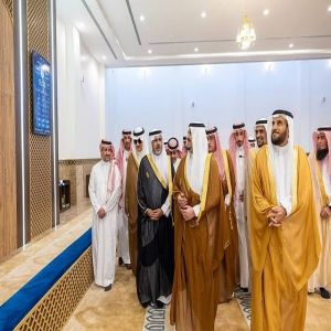 نائب أمير الرياض يدشّن المسجد الجامعي بجامعة شقراء ويتفقد مرافقه
