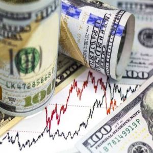 الدولار يتراجع بعد بيانات اقتصادية أمريكية ضعيفة
