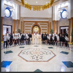نائب أمير منطقة مكة يستقبل النادي الأهلي