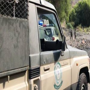 دوريات الإدارة العامة للمجاهدين بجازان تقبض على مواطن لنقله 4 مخالفين لنظام أمن الحدود