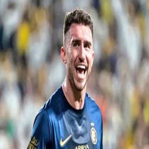 مدافع النصر "لابورت" يرغب في فسخ عقده